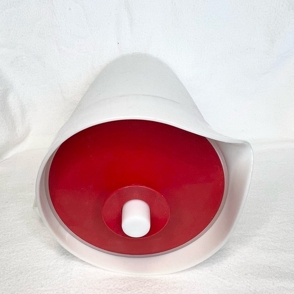 Vintage Tupperware white with red push lid pitcher - Picture 5 of 10